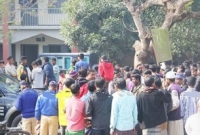 স্কুলছাত্রীদের উত্ত্যক্তের অভিযোগে অবরুদ্ধ ১২ পুলিশ সদস্য ক্লোজড