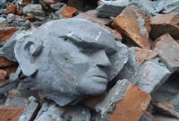 বঙ্গবন্ধুর ‘ভাস্কর্য’ ভেঙে ফেলার অভিযোগ