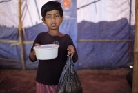 মিয়ানমারে অসহায় দিন কাটছে মা-বাবা হারা রোহিঙ্গা শিশুদের