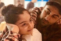 রণবীরের সঙ্গে কে এই মেয়ে?