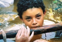 ১৩ বছরের এই মেয়ের ছবি ঝড় তুলেছিল লাখো হৃদয়ে