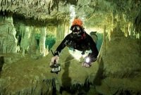 সমুদ্রের পানির নিচে বিশ্বের সবচেয়ে বড় গুহার সন্ধান