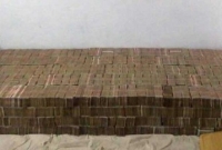  বাড়িতেই পাওয়া গেল ‘টাকার বিছানা’!