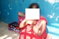 সুযোগে এক  যুবক ঢুকেছিল ঘরে, এই মেয়ের জীবনের লড়াই শুনে কাঁদলেন পুলিশও!