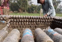 ইট-বালি নয়, প্লাস্টিকের বোতল দিয়েই বানালেন বাড়ি