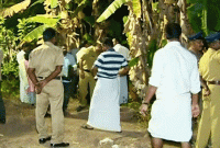 কিশোর ছেলের কথায় রেগে গিয়ে ভয়ঙ্কর কাণ্ড করল মা