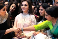 দীপিকার জন্য ন্যায় বিচার চাইলেন শাবানা