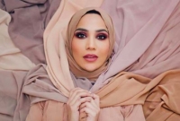 ইসরাইল বিরোধী টুইট করায় যা করতে হলো ব্রিটিশ মডেলের