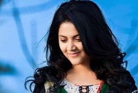 শুটিং হাউজে আগুন, প্রাণে বাঁচলেন উর্মিলা