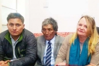 ৩৫ বছর পর বাংলাদেশি বাবাকে খুঁজে পেলেন ব্রিটিশ পুত্র, এক আবেগঘন মুহূর্ত!