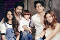 সিনেমায় পা রাখছেন শাহরুখ-পুত্র, কী পোস্ট করলেন গৌরী?