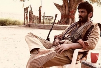 দেখুন তো এই অভিনেতাকে চিনতে পারছেন কিনা!