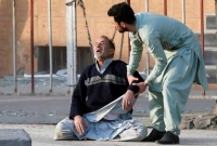 পকেটে চিরকুট রাখছেন তারা, লেখা ‘যদি মারা যাই, তাহলে...