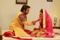 গতকাল সোমবার নতুন করে বউ সাজলেন মম!