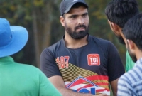 ধোনির থেকেও লম্বা ছক্কা মারেন, এক সময় দিনে তার রোজগার ছিল ৬০ টাকা, এখন লাখপতি এই 'সিকিউরিটি গার্ড'