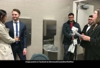 মায়ের জন্য বাধ্য হয়ে ওয়াশরুমেই বিয়ে!