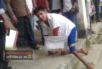 ৩ কিলোমিটার হামাগুড়ি দিয়ে পরীক্ষা কেন্দ্রে আজহারুল