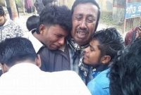 ৫৩ শিক্ষার্থী এসএসসি পরীক্ষা কেন্দ্রের সামনে কান্নায় ভেঙে পড়েন ৫৩ শিক্ষার্থী এসএসসি পরীক্ষা কেন্দ্রের সামনে কান্নায় ভেঙে পড়েন