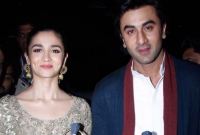 বিশেষ সম্পর্কে জড়িয়েছেন রণবীর-আলিয়া!