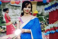 শরীরিক ভালোবাসায় নয়, প্রেমিককে যে চিঠি লিখে আত্মঘাতী প্রেমিকা শরীরিক ভালোবাসায় নয়, প্রেমিককে যে চিঠি লিখে আত্মঘাতী প্রেমিকা