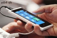 মোবাইল বিস্ফোরণে হাতের আঙুল ও দৃষ্টিশক্তি হারালো এক কিশোর