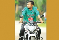 বাইকপ্রেমী ক্রিকেটার মাশরাফি