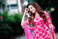 কোন গায়কের সঙ্গে প্রেম করছেন মিম?