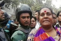  খালেদা জিয়ার জন্য ‘৪০০ হিজড়ার রোজা’, পড়েছেন তাহাজ্জুদের নামাজ