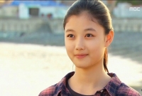 এই প্রথম কিমের ছোট বোন যাচ্ছেন দক্ষিণ কোরিয়ায়