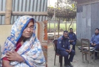 বিচারকের গ্রামের বাড়িতে কঠোর নিরাপত্তা, রায় নিয়ে যা বললেন বিচারকের গর্বিত মা