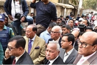 এই মুহুর্তে কারাগারে প্রবেশ করেছেন মওদুদসহ পাঁচ আইনজীবী