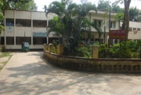 ছেলেকে পরীক্ষার হলে দিতে গিয়ে লাশ হয়ে ফিরলেন মা