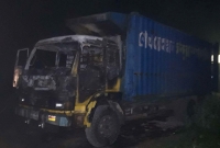 ফেনীতে কাভার্ড ভ্যানে আগুন