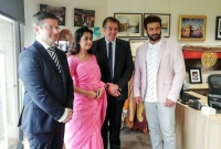 অস্ট্রেলিয়ায় বঙ্গবন্ধুর বই পেয়ে মুগ্ধ শাকিব-বুবলী!