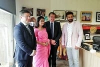 অস্ট্রেলীয় মন্ত্রীর শেলফে বঙ্গবন্ধুর বই দেখে ‘মুগ্ধ’ শাকিব খান