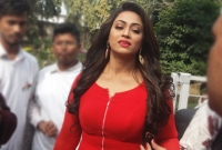 প্রিয়জনকে আমি বই উপহার দেই: পপি