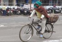 ২৪ দিনে ৬০০ কি.মি সাইকেলে পাড়ি দিয়ে খুঁজে পেলেন হারানো স্ত্রীকে ২৪ দিনে ৬০০ কি.মি সাইকেলে পাড়ি দিয়ে খুঁজে পেলেন হারানো স্ত্রীকে