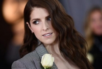 এবার প্রতিবাদ সাদা গোলাপে