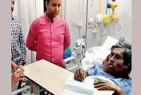 মৃত্যুর আগে হাসপাতালেই বড় মেয়ের বিয়ে দিলেন মৃত্যুপথযাত্রী ক্যানসার রোগী বাবা! মৃত্যুর আগে হাসপাতালেই বড় মেয়ের বিয়ে দিলেন মৃত্যুপথযাত্রী ক্যানসার রোগী বাবা!