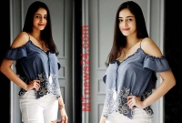 করণ জোহরের নতুন ‘স্টুডেন্ট’ এই সুন্দরী অভিনেত্রীকে চেনেন?