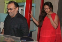 শ্বশুরবাড়ি নির্যাতনের শিকার রানী মুখার্জী!