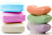 রঙিন সাবানেও সাদা ফেনা! রহস্যাটা কি? জানলে আপনিও অবাক হবেন!