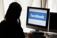 ফেসবুকে আসক্ত প্রেমিকা, বিয়েতে আপত্তি প্রেমিকের, পরিণতি হলো ভয়াবহ!