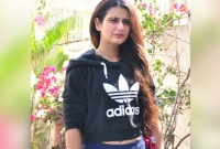 ভ্রু কেটে ফেললেন আমিরের নায়িকা ফাতিমা! 