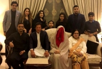 এবার নিজের আধ্যাত্মিক ধর্মগুরুকে বিয়ে করলেন ইমরান খান