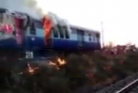 চলন্ত ট্রেনে বিধ্বংসী আগুন, জনমনে ছড়াল আতংক