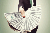 এই ৮  স্বভাব থাকলে আপনি কখনও ধনী হতে পারবেন না