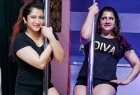 বলিউডের এই জনপ্রিয় নায়িকা এখন নাইটক্লাবের পোল ডান্সার!