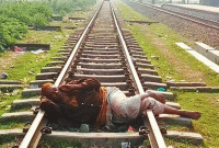 আরাম করছেন, নাকি আত্মহত্যার প্রস্তুতি নিচ্ছেন তিনি?