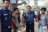 মানুষ এত খারাপও হয় মানুষ? বাবাকে ঘরে আটকে রেখে আগুন, দরজায় দাঁড়িয়ে ছিল দুই সন্তান